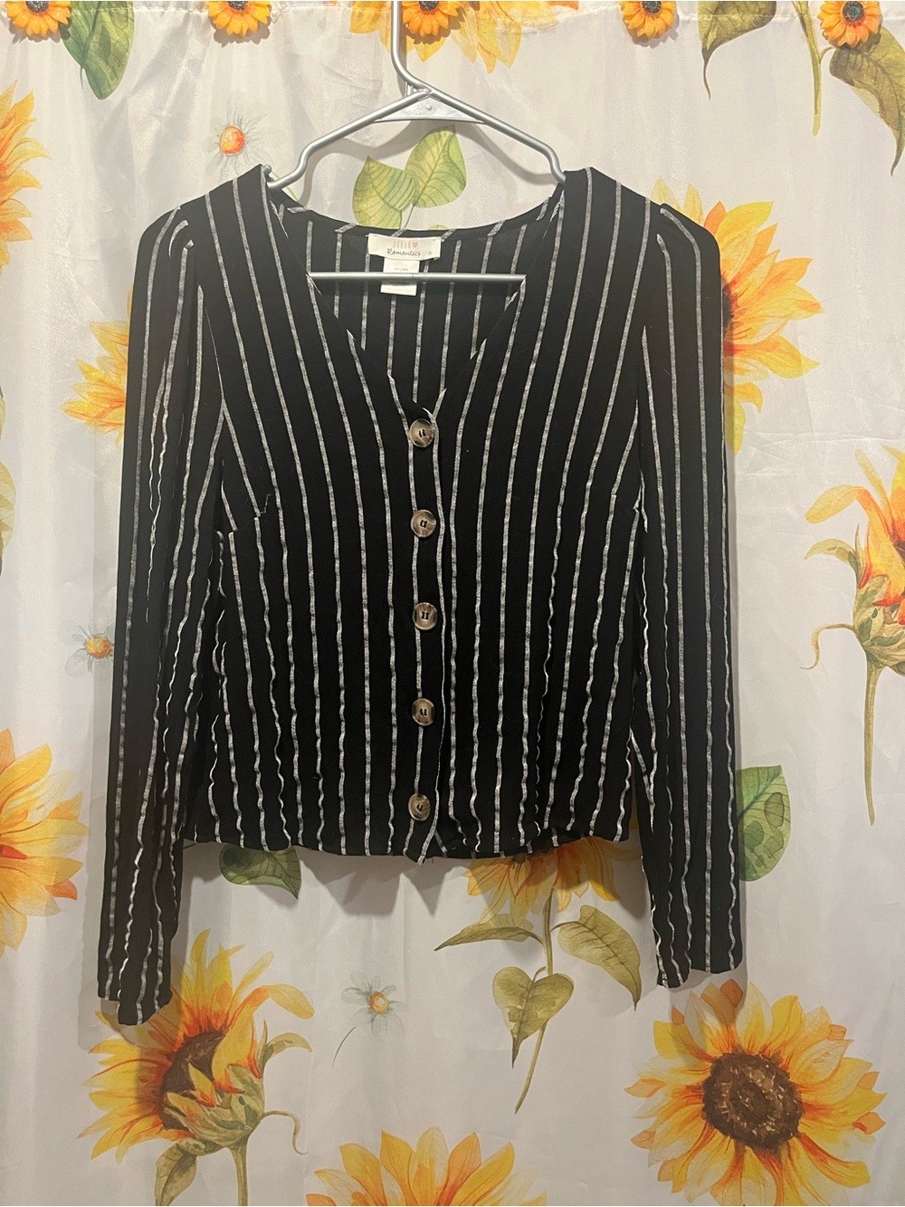URBAN Romantics Black Cropped Button-Front Stripe Ling Sleeve